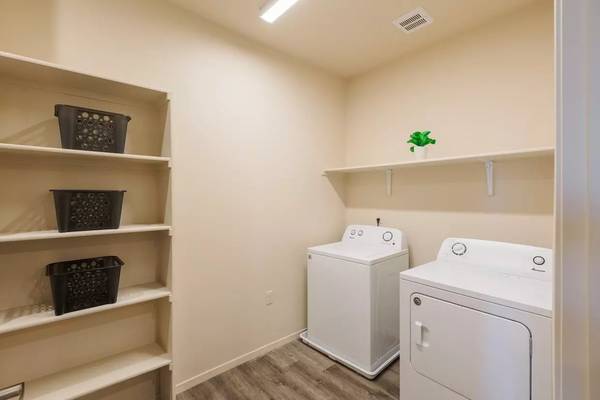 $1,477 / 1br - 885ft2 - Dive into comfort. Our spaces are designed for you. (Reno)63682255348481123