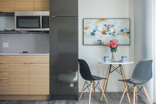 $1,859 / 375ft2 - Mude a su nuevo estudio amueblado antes de que comience la escuela | #510 (U District, Seattle, University Village, Greenlake, Amazon)63688607672321123
