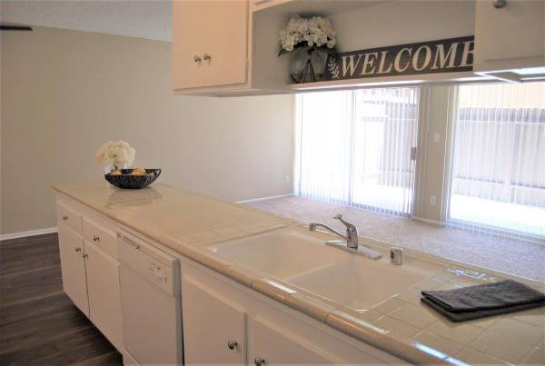 $2,075 / 1br - 840ft2 - Ample cabinetry and storage, Central air conditioning and heating (Chatsworth Ca located in the North, West side of the SF)63981242948099122