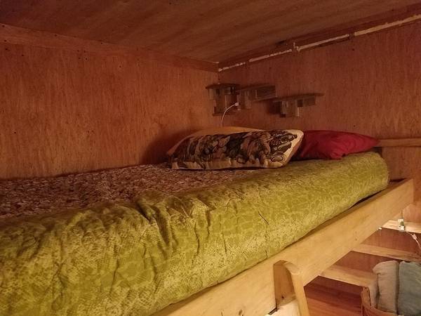 $900 / 1hab - 100ft2 - Lugar rústico y tranquilo en el bosque - Habitación en garaje Posible intercambio (Woodinville rural)63688278167683124