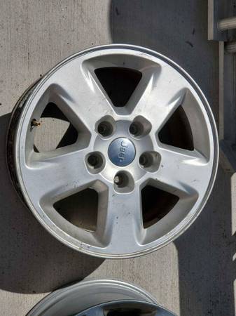 Single 17" wheel Jeep Grand Cherokee 1