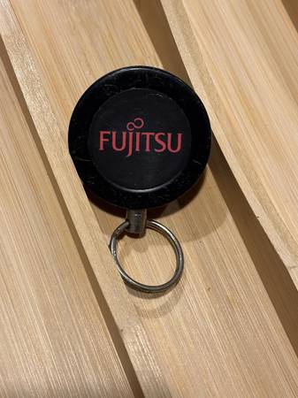 Vintage Fujitsu Large Retractable Keychain 1