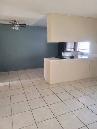 $975 / 1br - 1 BEDROOM APT BY MEDICAL & ALL SERVICES (LAKE HAVASU CITY)64038880680578120