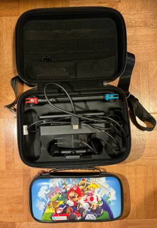 Nintendo Switch (1st Gen) Bundle – Excellent Condition –$220 Cash Only 1
