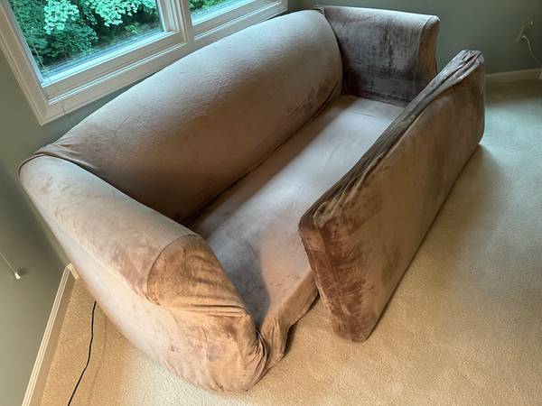 Sofa-Drexel Heritage, Like new - $100 (Shoreline)63471372323841124