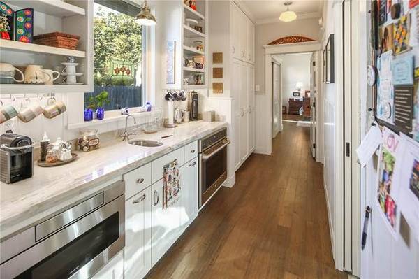 Home for Sale in College Station,  (5bd 3ba/1hba) 1