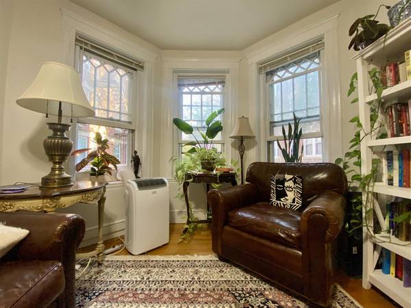 $2,600 / 1br - Heat & Hot Water Included ** Laundry & Storage ** Parking (Cambridge \ Harvard Sq. \ Central Sq.)63797254873345122