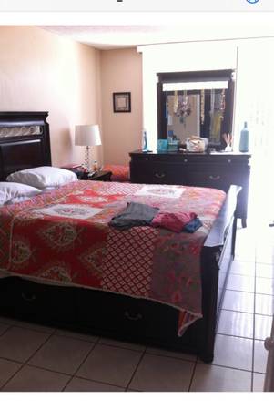 $950 / 3br - PRIAVE ROOM FOR RENT (Miami)64051003235586120