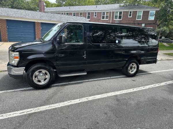 2011 Ford E350 XLT Super Duty - $4,000 (Brooklyn)63654709576577121