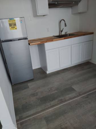 $995 / 1br - 450ft2 - Ocean Drive Office/Efficiency (Corpus Christi)64036540866946120