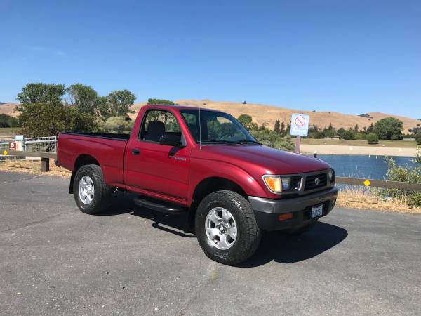 Toyota Tacoma 4x4 de 1997. Transmisión manual de 5 velocidades - $14,30063623879300353122