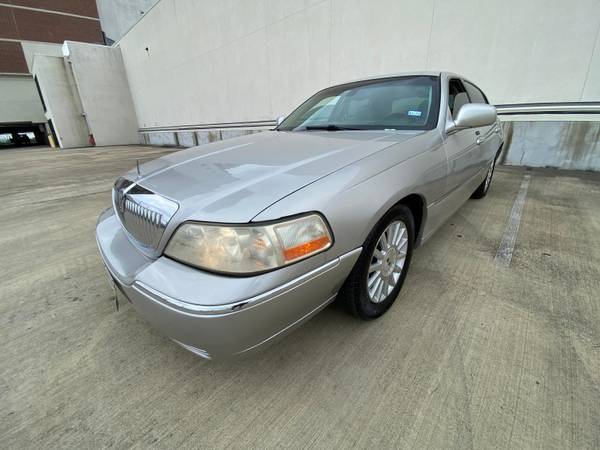 2003 Lincoln Town car Signature Edition - $5,200 (Houston)63616984931203120