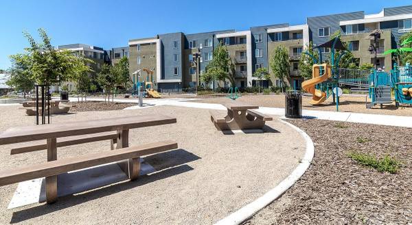 $2,645 / 537ft2 - Pizza Oven and Grilling Station, Upgraded Bathrooms, Skydeck (san jose downtown)63850428196739121