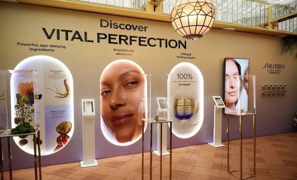 Graphic Vinyl Installer for Fabrication Co. 1