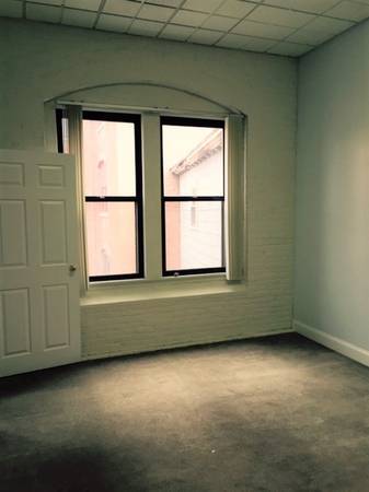 $320 / 136ft2 - ¡Pequeño espacio de oficina tranquilo disponible ahora! (Dover)63986777118723124