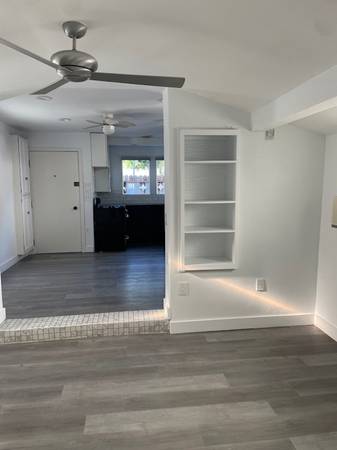 $2,500 / 400ft2 - Lovely Studio Cottage in WeHo (West Hollywood)63701016151937124