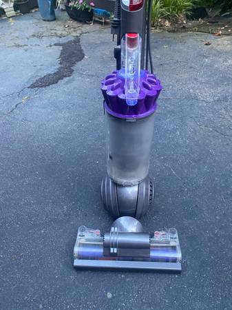 Dyson Ball Upright Vacuum Cleaner - $80 (Dawsonville)63470456075139120