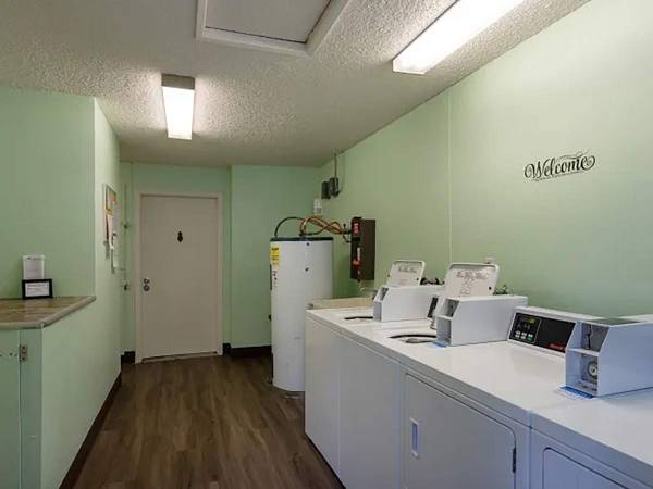 $1,645 / 2br - 767ft2 - 2B/D, Comunidad para no fumadores, Ventilador de techo (9555 SW Allen Blvd, Beaverton, OR)63615726892931124