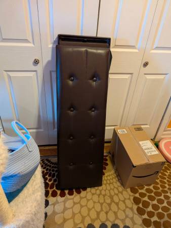Free storage ottoman 1