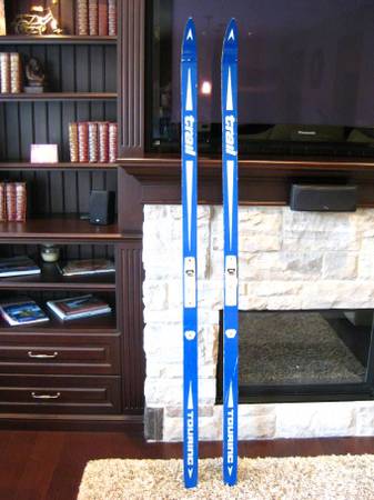 Trail Touring 200cm Wood Waxable Cross Country Skis NNN Bindings 1