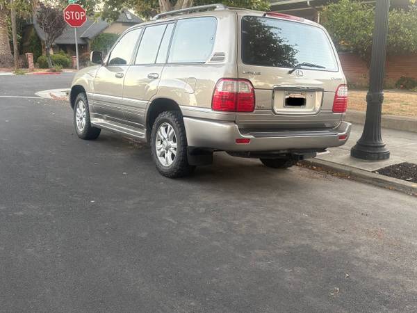1999 Lexus LX470 - $18,400 (los gatos)63469888792705123
