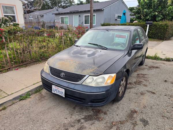 2000 Toyota Avalon 1