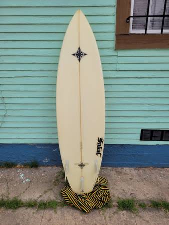 Surfboard tri fin with cover - $250 (National city)63470104866051122