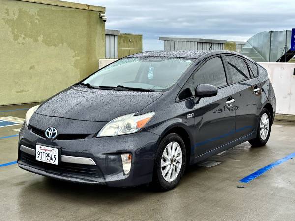 2014 Toyota Prius plug-in 1