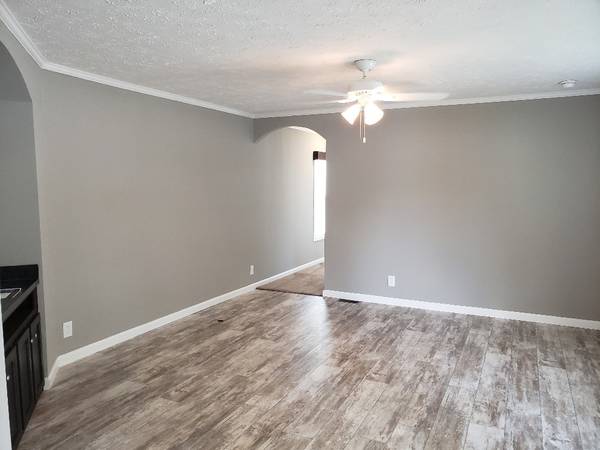 $1,379 / 3br - 1216ft2 - OPEN HOUSE TOMORROW! 11AM-3PM! $500 OFF OCTOBER RENT! (Autumn Forest)64027441249410122