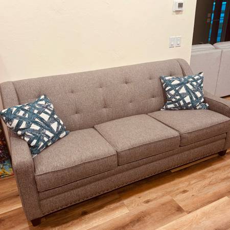 Smith brothers sofa 1