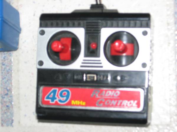 2 camiones teledirigidos - $20 (Marysville)63471419521155122