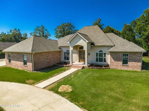 $435,000 / 4br - 2900ft2 - Vida de lujo en su máxima expresión en Bear Creek! (Breaux Bridge)63857516833923121