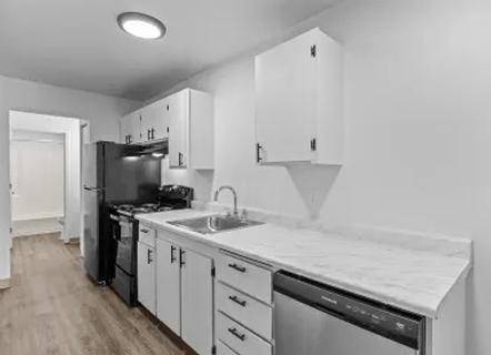 $1,645 / 3br - 780ft2 - Room to Roam - Spacious  Renovated 3BR - Home Sweet Home :) (Wilbur ave)63662874893185124