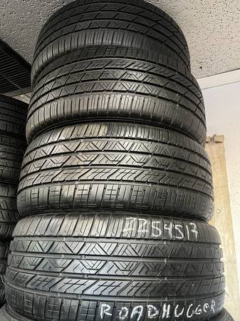 225/45/17 ROADHUGGER SET 1