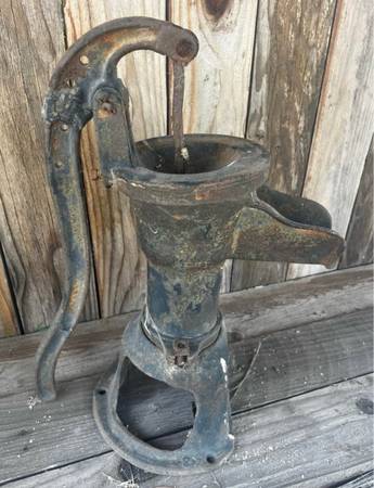 Antique Water Pump 1