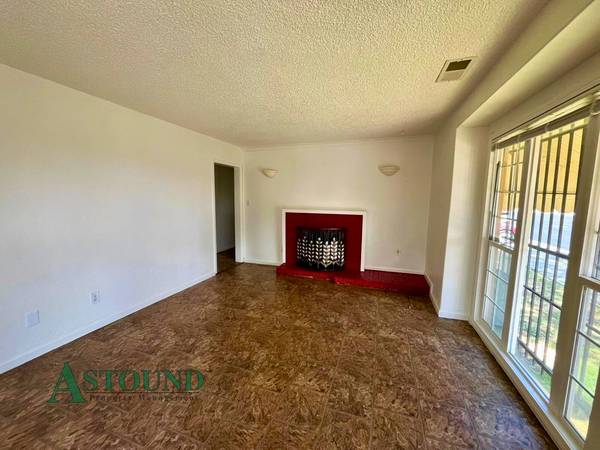 $3,300 / 3br - 1003ft2 - Quaint 3bed/1 bath house in the Arroyo Viejo neighborhood of Oakland (oakland east)63695859016321122
