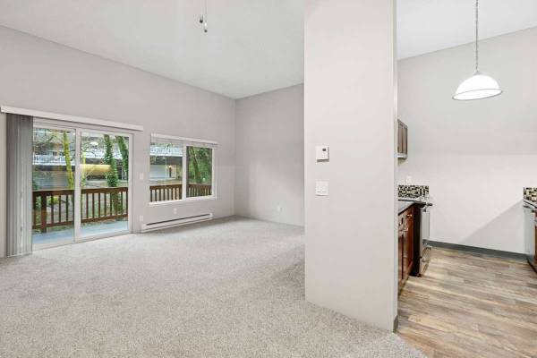 $2,395 / 2br - 1145ft2 - 24-Hour Availability, Spa, In-unit Washer/Dryer (50 Kerr Pkwy, Lake Oswego, OR)63914853863298122