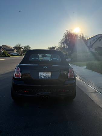 Mini cooper S 2012 convertible - $6,500 (Bakersfield)63613763063809120