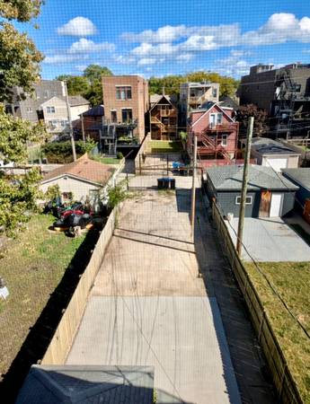 Gated Parking - Armitage and Kedzie 1
