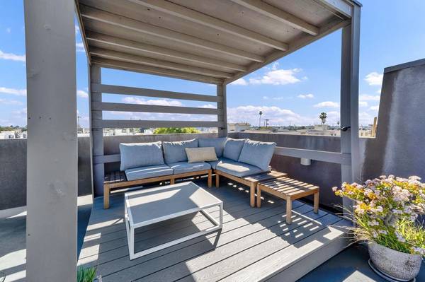$3,795 / 2br - Great place to live * Gorgeous  Apartment *  Best price!! * (Sawtelle)63829376438017122