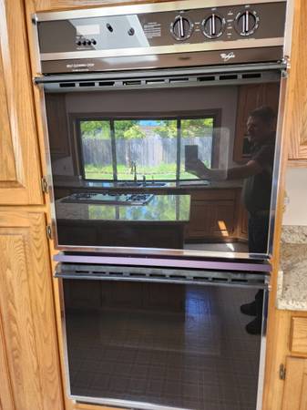 Whirlpool Self-Cleaning 27 in Double oven 1