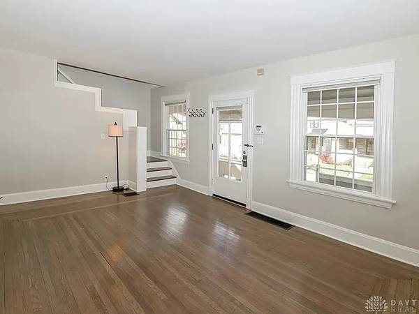 $625 / 2br - 1102ft2 - **Charming 2-Bedroom, 2-Bathroom Home in Prestigious Hyde Park** (Cincinnati)63980098928387123