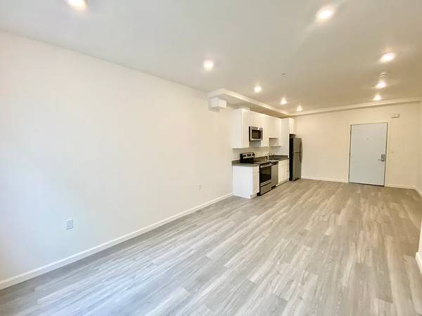 $1,770 / 2br - 720ft2 - 1830 Alemany – Where Style and Comfort Connect63928541645955121