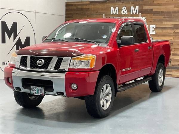 2010 Nissan Titan 4x4 4WD SE Crew Cab  / 5.6L V8 / 92,000 MILES Truck 1