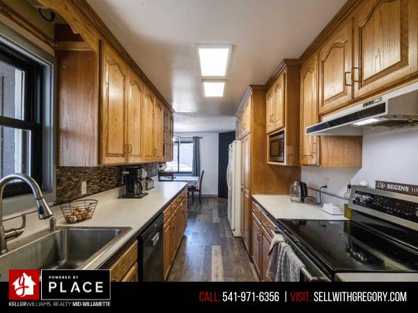 $399,900 / 3br - 1816ft2 - Cozy Home with Bonus Room & Fenced Yard. (Sweet Home, OR)63624649874177123