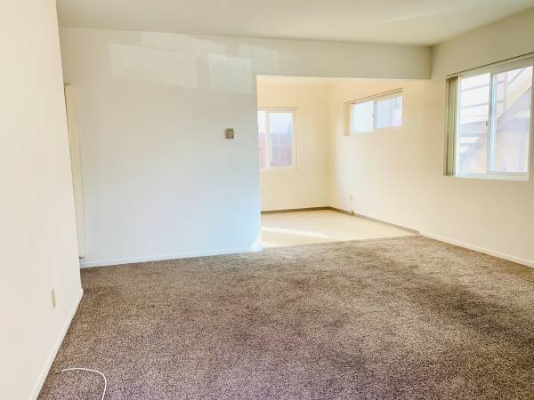 $3.495 / 3 habitaciones - 900 pies² - ¡UBICADO EN EL CORAZÓN DE PACIFIC BEACH! ¡APARTAMENTO DE 3 HABITACIONES Y 1 BAÑO! ¡$3.495/mes! (1213 Felspar Street)63663785689473122