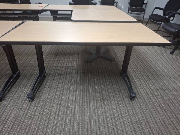 Training table / office desk / folds / on wheels 1