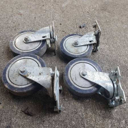 Shop cart wheel set with swivels 1