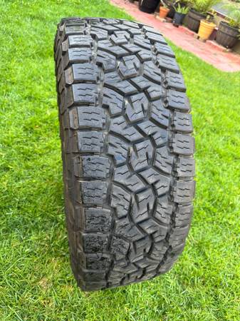 LT285/65-R20 Toyo Open Country AT Neumático - $130 (Oxnard)62932750268545120