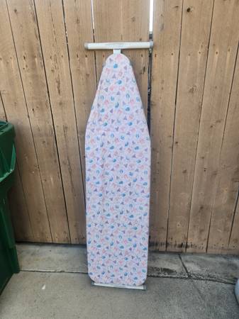 Large folding ironing board 1